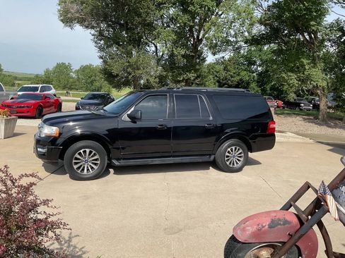 Used 2017 Ford Expedition EL XLT RWD image 6