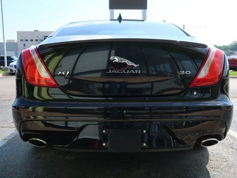 Used 2016 Jaguar XJ R-Sport image 9