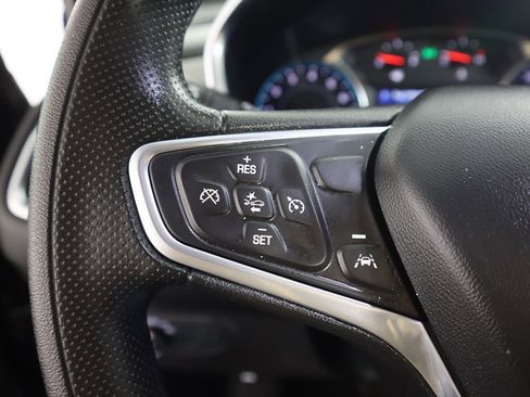 Used 2023 Chevrolet Equinox LT image 38