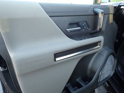 Used 2025 GMC Hummer EV 3X w/ LPO, Sport Package image 18