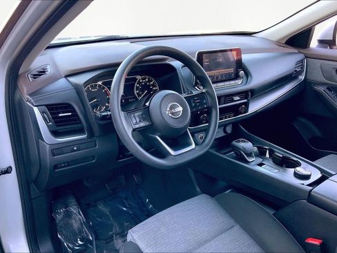 Used 2023 Nissan Rogue SV image 12