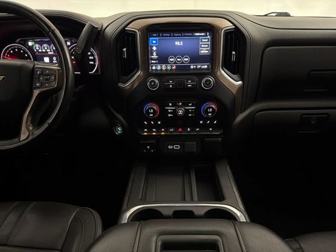 Used 2021 Chevrolet Silverado 1500 High Country AWD/4WD image 19