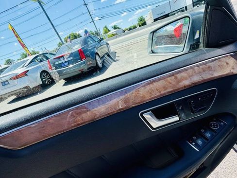 Used 2013 Mercedes-Benz E 350 4MATIC Sedan image 15