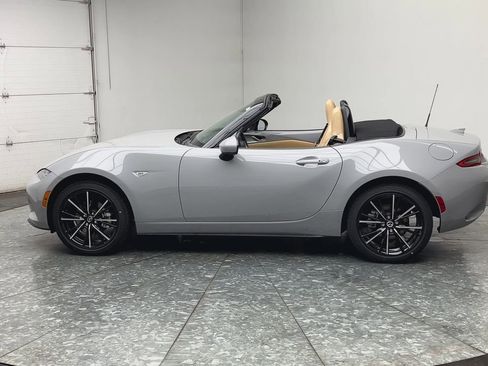 New 2026 MAZDA MX-5 Miata Grand Touring w/ Weather Package RWD image 30