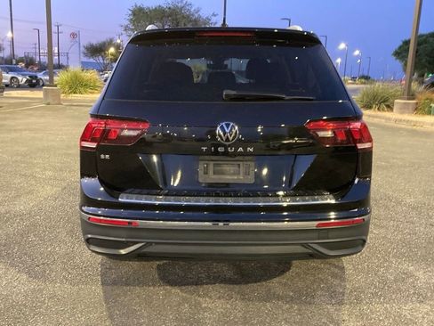 Used 2022 Volkswagen Tiguan SE image 6