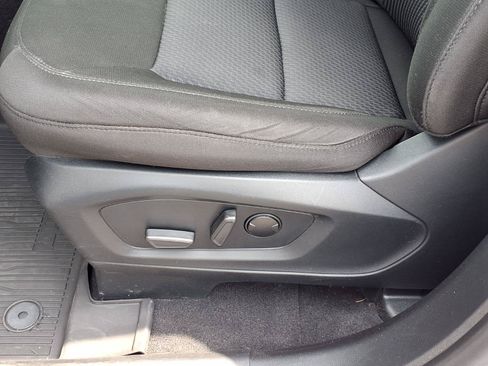 Used 2024 Ford Explorer XLT AWD/4WD image 4