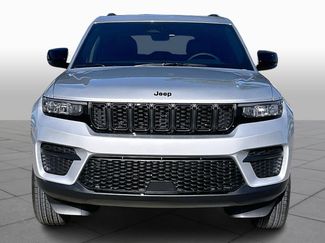 New 2025 Jeep Grand Cherokee Altitude AWD/4WD video 3