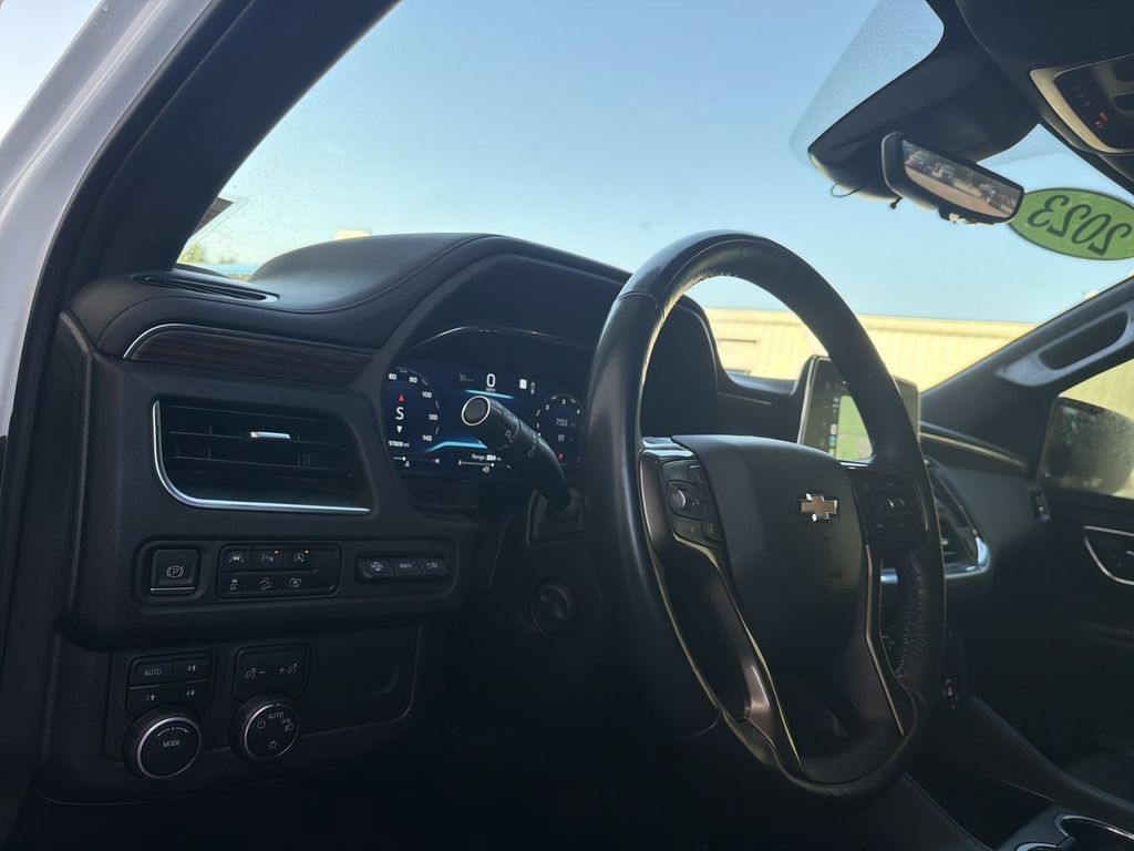 Used 2023 Chevrolet Tahoe High Country AWD/4WD image 10