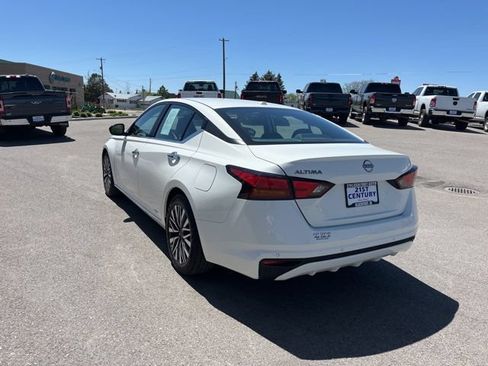 Used 2025 Nissan Altima 2.5 SV FWD image 8