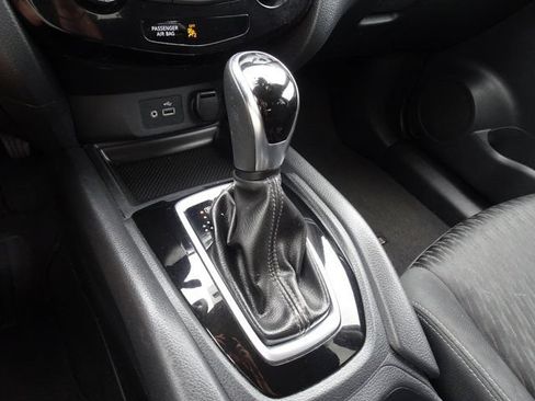 Used 2020 Nissan Rogue SV AWD/4WD image 18