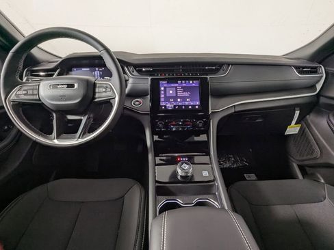 New 2025 Jeep Grand Cherokee Laredo w/ Luxury Tech Group I image 18