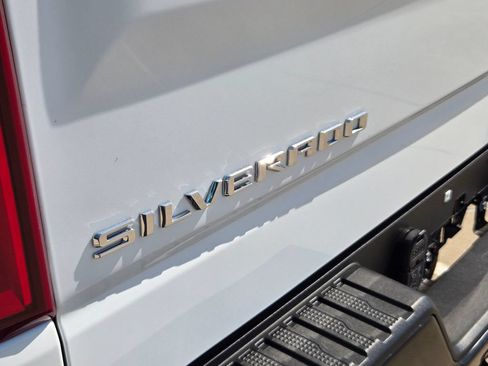 Used 2024 Chevrolet Silverado 1500 LT Trail Boss AWD/4WD image 19