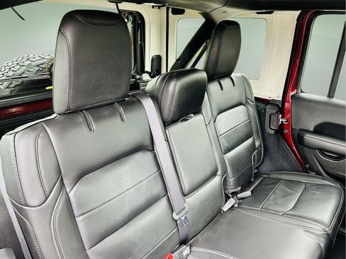 Used 2022 Jeep Wrangler Unlimited Sahara w/ LED Lighting Group image 26