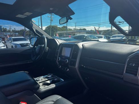 Used 2021 Ford Expedition XLT image 25