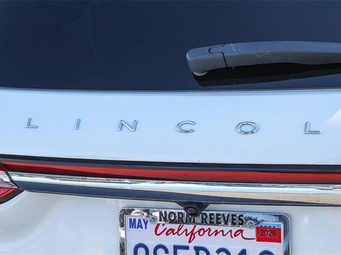 Used 2022 Lincoln Corsair Reserve w/ Equipment Group 201A image 12