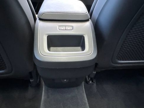 Certified 2025 Volvo XC60 B5 Plus AWD/4WD image 17