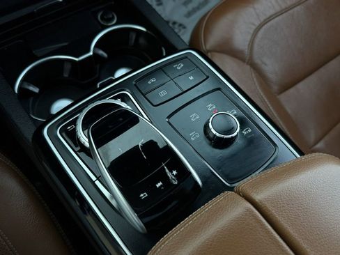 Used 2018 Mercedes-Benz GLS 550 4MATIC image 33