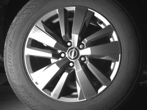 Used 2025 Nissan Pathfinder SV FWD image 15