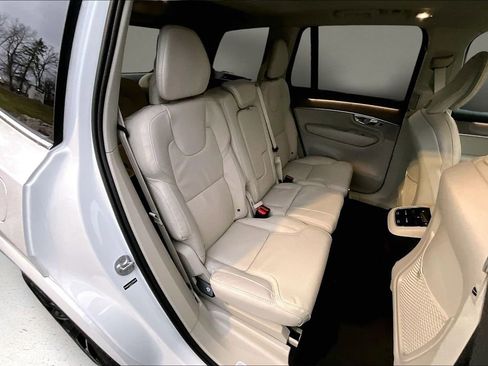 New 2026 Volvo XC90 B6 Ultra image 9