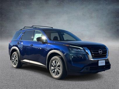 New 2025 Nissan Pathfinder SV w/ SV Premium Package