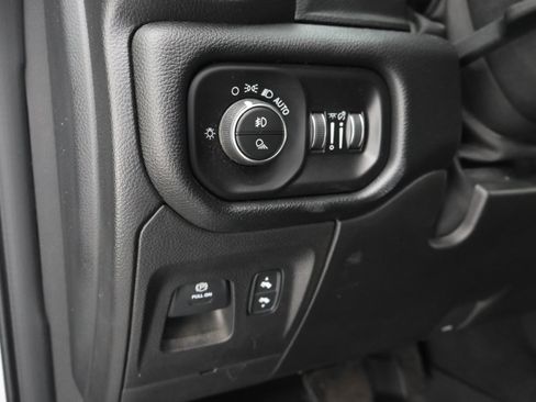 Used 2019 RAM 1500 Laramie AWD/4WD image 41