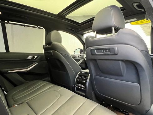 Certified 2022 BMW X5 sDrive40i w/ M Sport Package RWD image 8