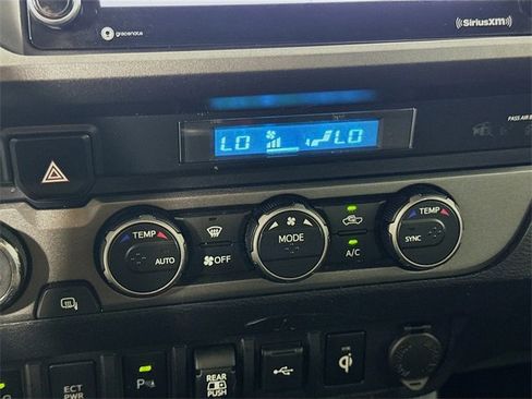 Certified 2022 Toyota Tacoma TRD Off-Road image 15