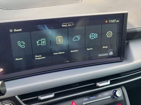 New 2025 Hyundai Sonata Limited image 11