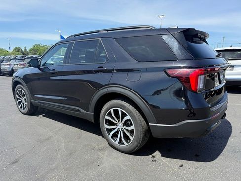 Used 2025 Ford Explorer ST-Line AWD/4WD image 6