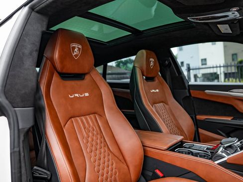 Used 2024 Lamborghini Urus S image 36