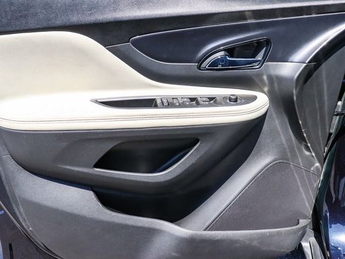 Used 2021 Buick Encore Preferred AWD/4WD image 27