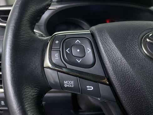 Used 2018 Toyota Avalon XLE image 24