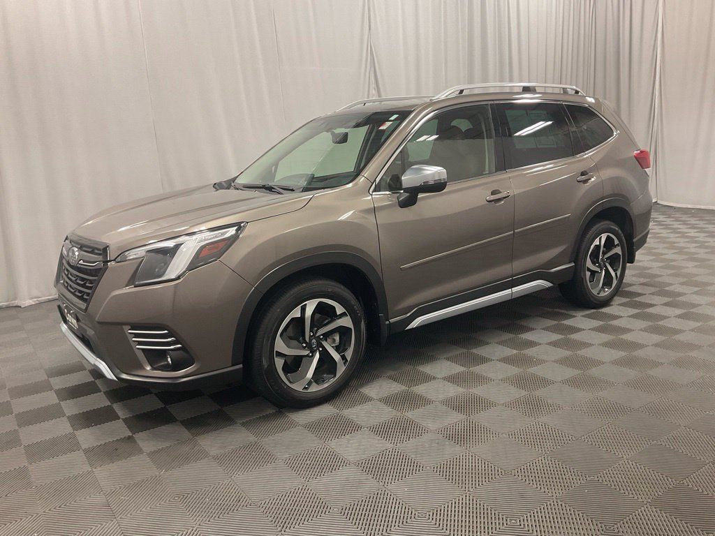 Used 2023 Subaru Forester Touring AWD/4WD image 5