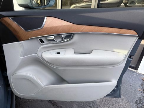 Used 2021 Volvo XC90 T6 Momentum image 22