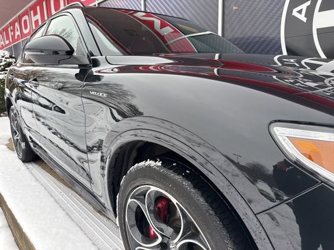 Used 2023 Alfa Romeo Stelvio Veloce image 6