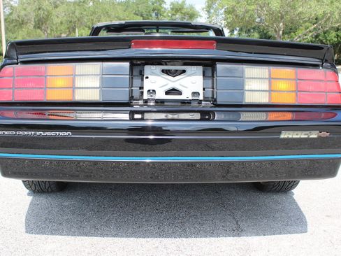 Used 1988 Chevrolet Camaro LT RWD image 21