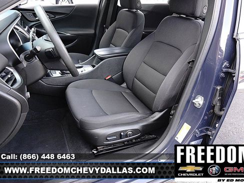 Used 2025 Chevrolet Malibu LT FWD image 9