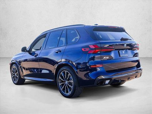 New 2026 BMW X5 xDrive50e image 7