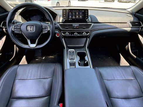 Used 2021 Honda Accord Touring image 7