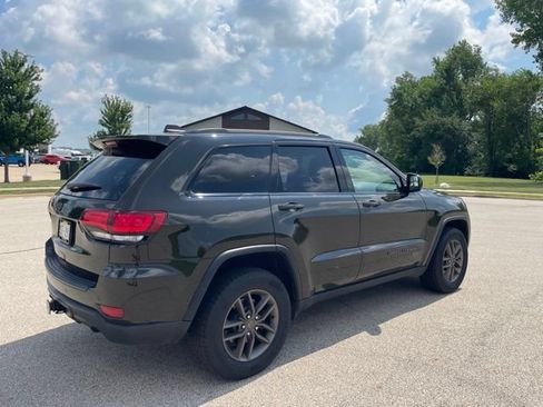 Used 2016 Jeep Grand Cherokee Laredo 75th Anniversary AWD/4WD image 3