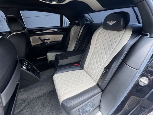 Used 2017 Bentley Flying Spur S V8 AWD/4WD image 4