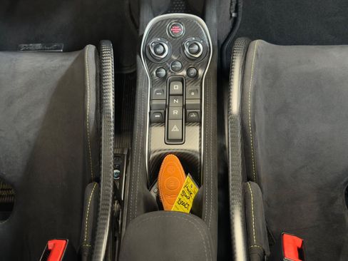 Used 2020 McLaren 600LT Spider RWD image 29