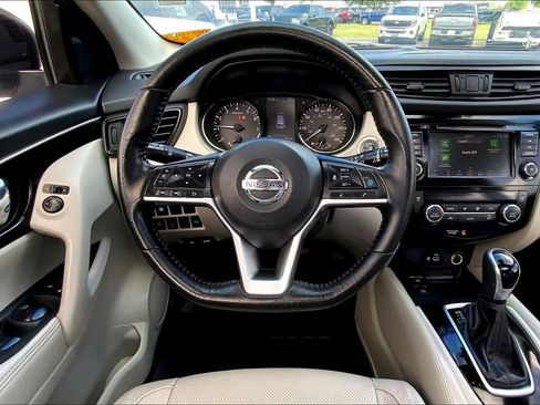 Used 2019 Nissan Rogue Sport SL w/ Premium Package image 6