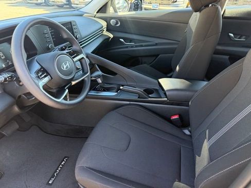 Certified 2025 Hyundai Elantra SE image 21