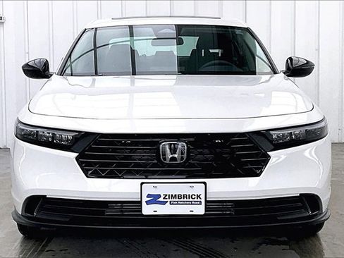 Certified 2025 Honda Accord SE image 3