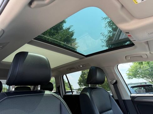Used 2023 Volkswagen Tiguan SE w/ Panoramic Sunroof Package AWD/4WD image 34