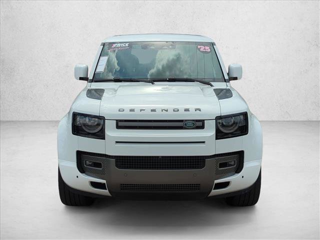 Used 2025 Land Rover Defender 110 V8 AWD/4WD image 2