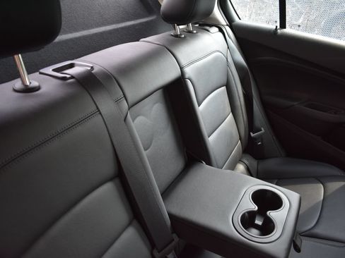 Used 2018 Chevrolet Cruze Premier FWD image 27