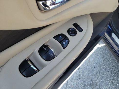 Used 2020 Nissan Murano Platinum FWD image 19
