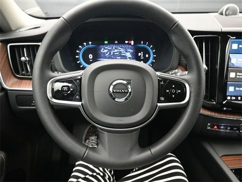 Used 2024 Volvo XC60 B5 Ultimate w/ Protection Package Premier image 23